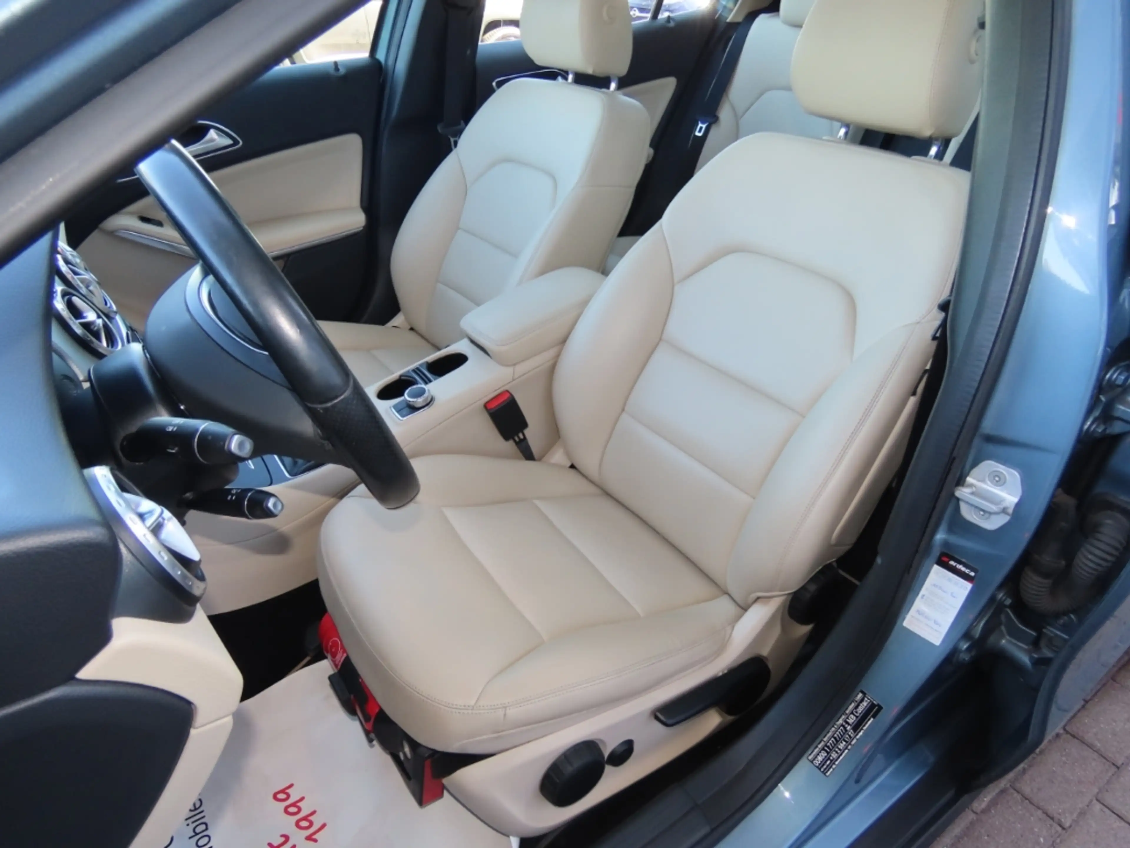 Mercedes-Benz GLA 200 — photo 9