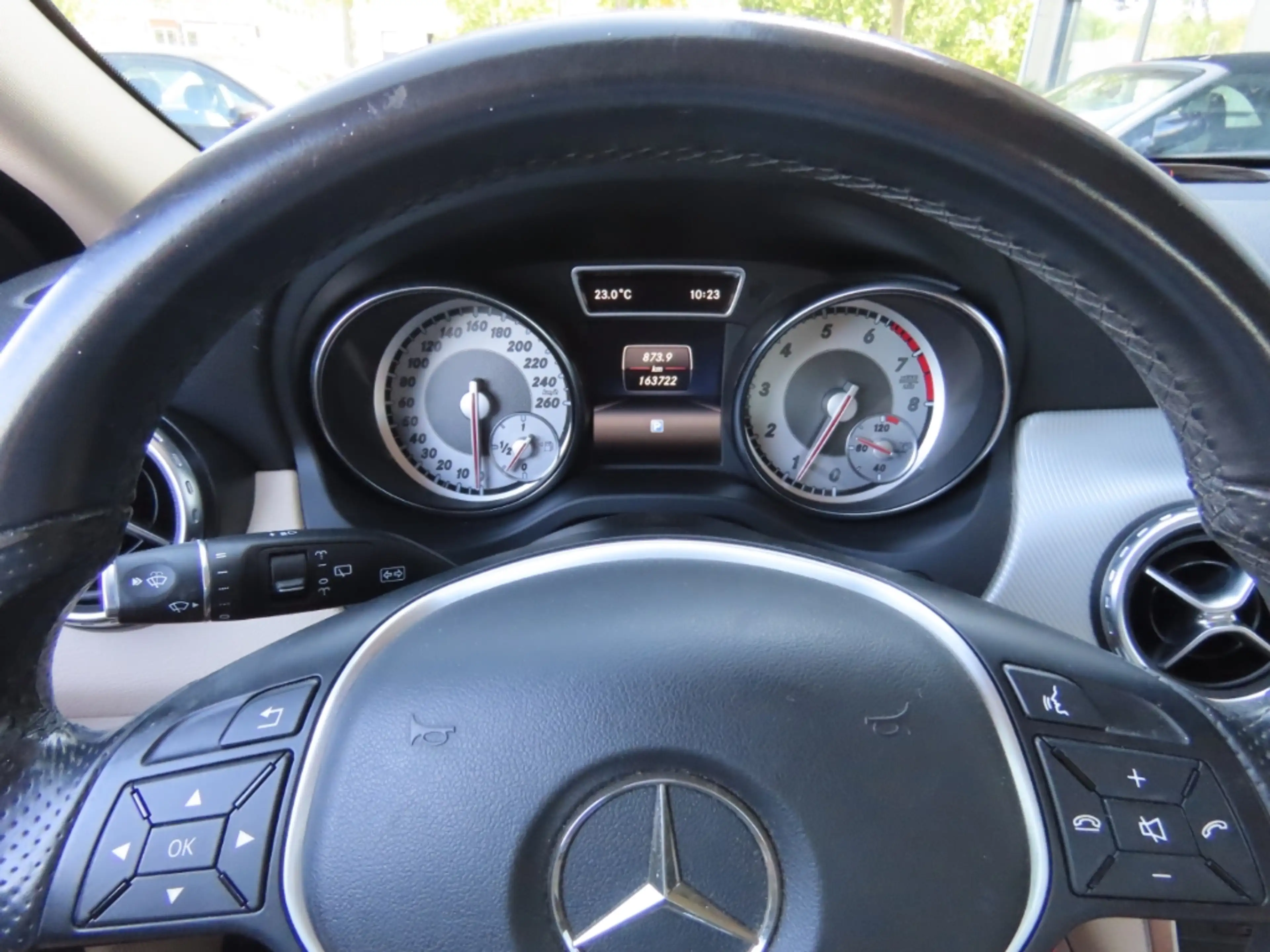 Mercedes-Benz GLA 200 — photo 13