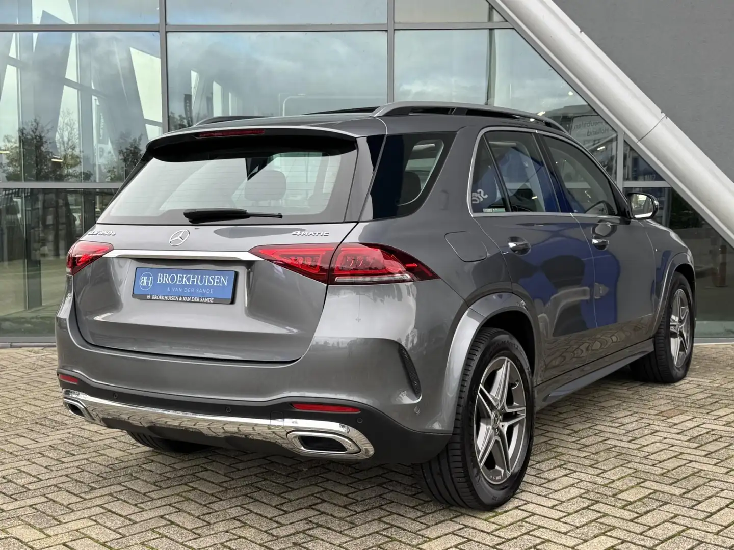 Mercedes-Benz GLE 350 e 4MATIC AMG Premium Plus 346pk Panoramadak / Sfee Gris - 2