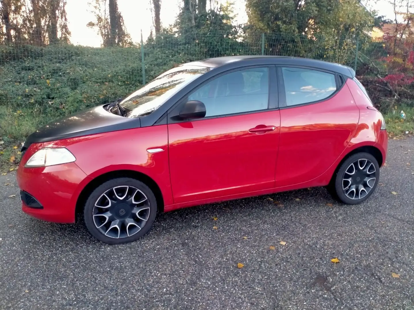 Lancia Ypsilon 1.3 mjt 16v MomoDesign (sport) 90cv dpf - 2