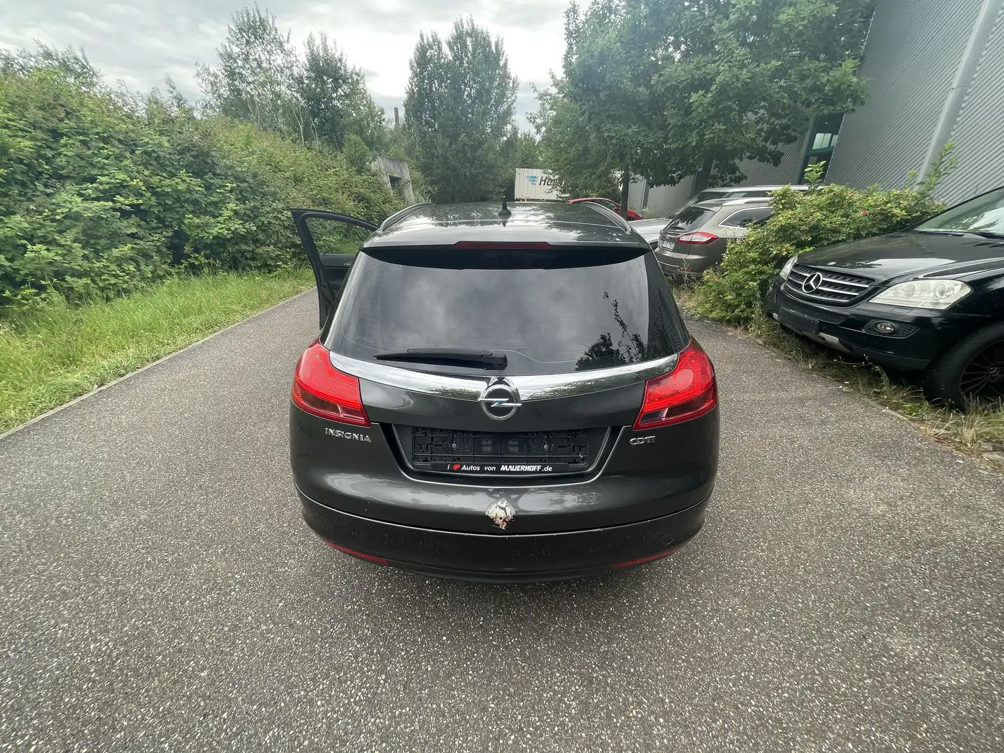 Opel Insignia 2.0 CDTI Sports Tourer Sport Grau - 2