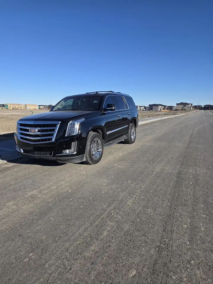 Cadillac Escalade снимка Cadillac Escalade