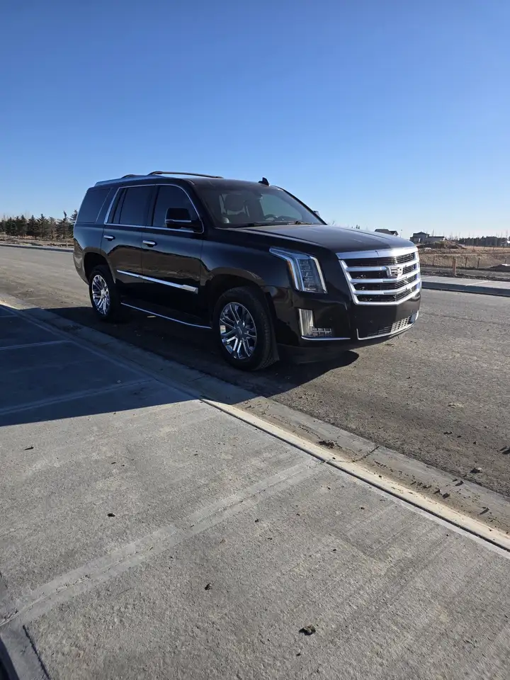 Cadillac Escalade снимка Cadillac Escalade