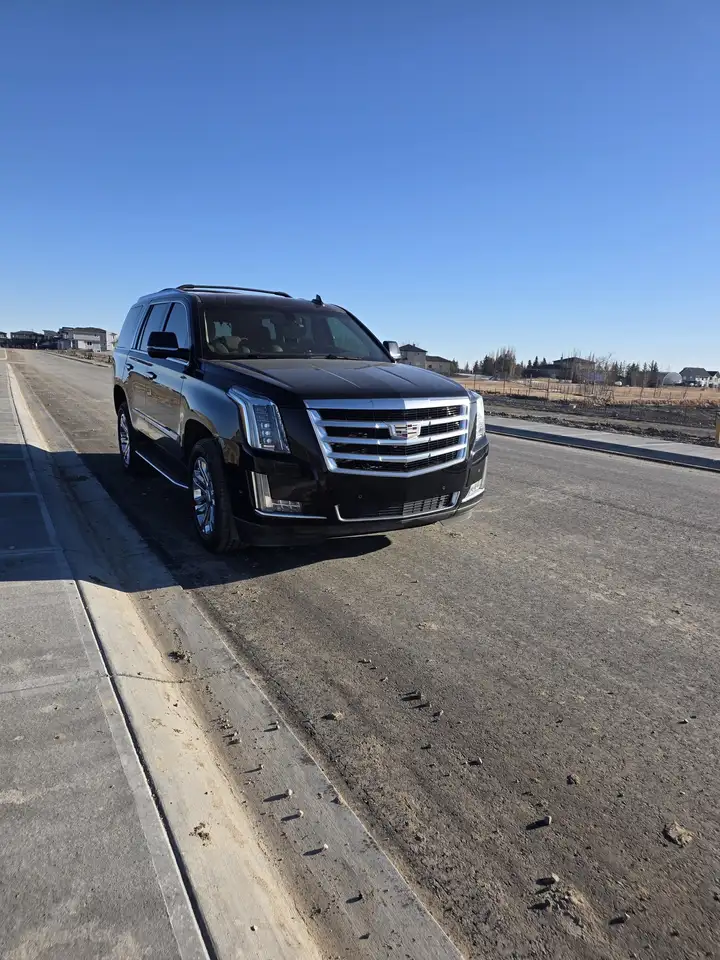 Cadillac Escalade снимка Cadillac Escalade