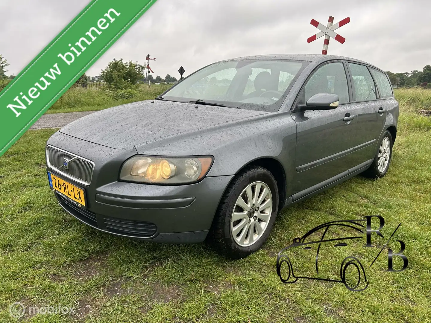 Volvo V50 1.8 Kinetic NIEUWE APK AIRCO CRUISE CONTROL Grijs - 1