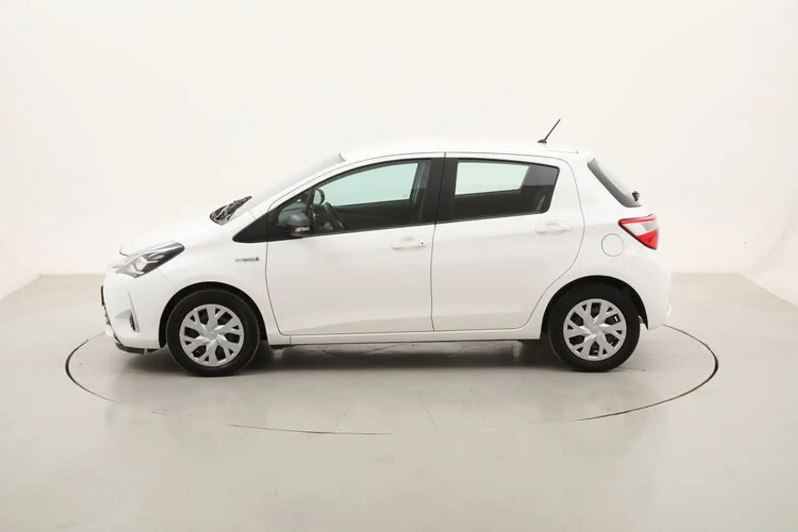 Toyota Yaris Hybrid Business 1.5 Full Hybrid 101CV Bianco - 2