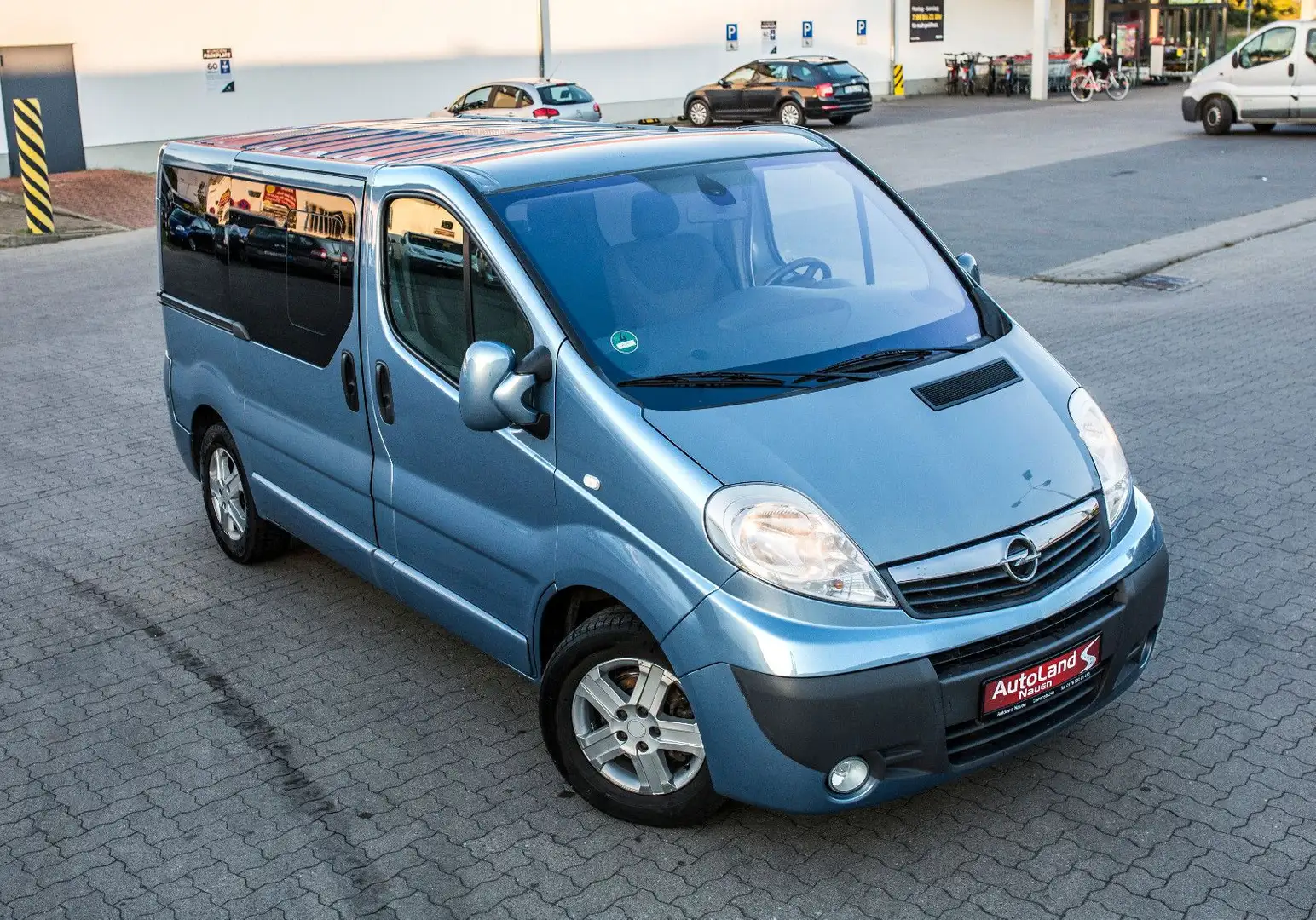 Opel Vivaro +8 Sitze+Tour+2xKlima+TUV03/26+NR54 Niebieski - 2