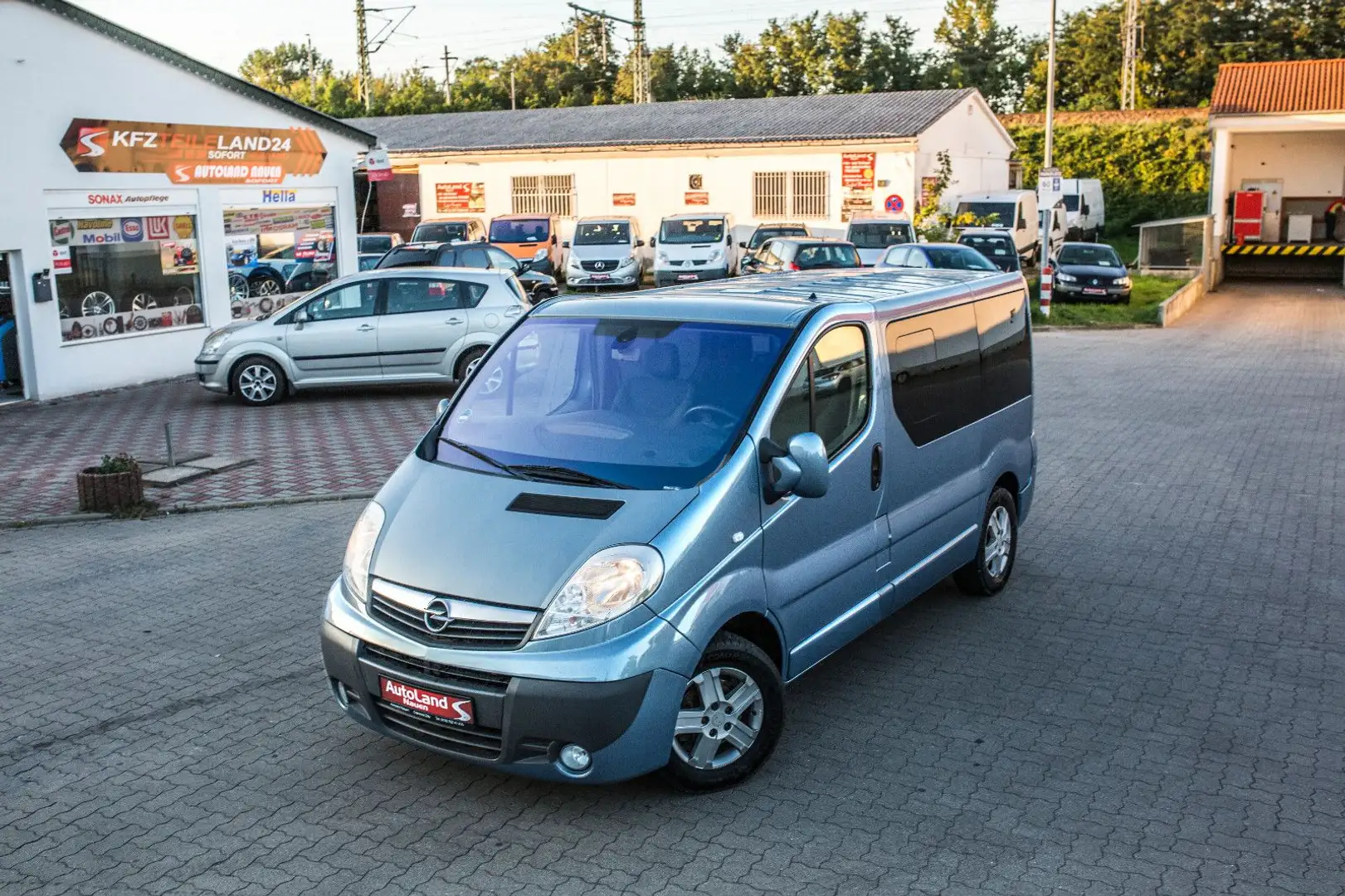 Opel Vivaro +8 Sitze+Tour+2xKlima+TUV03/26+NR54 Blau - 1