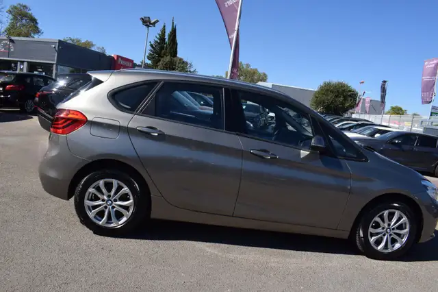 BMW 2 Series view 6