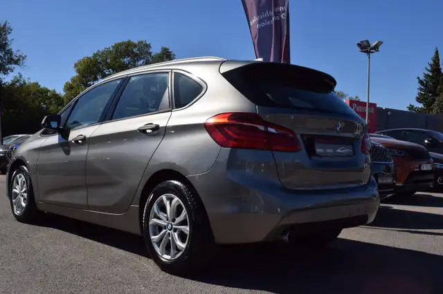 BMW 2 Series view 5