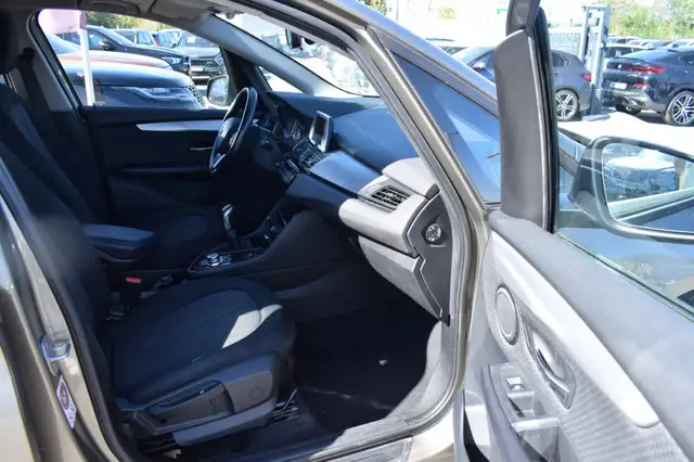 BMW 2 Series view 14