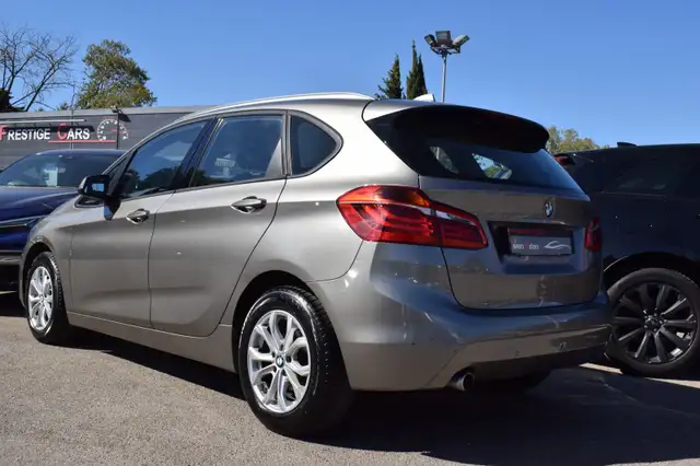 BMW 2 Series view 8