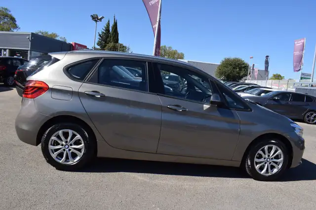 BMW 2 Series view 12