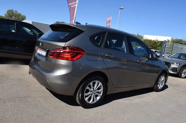 BMW 2 Series view 11