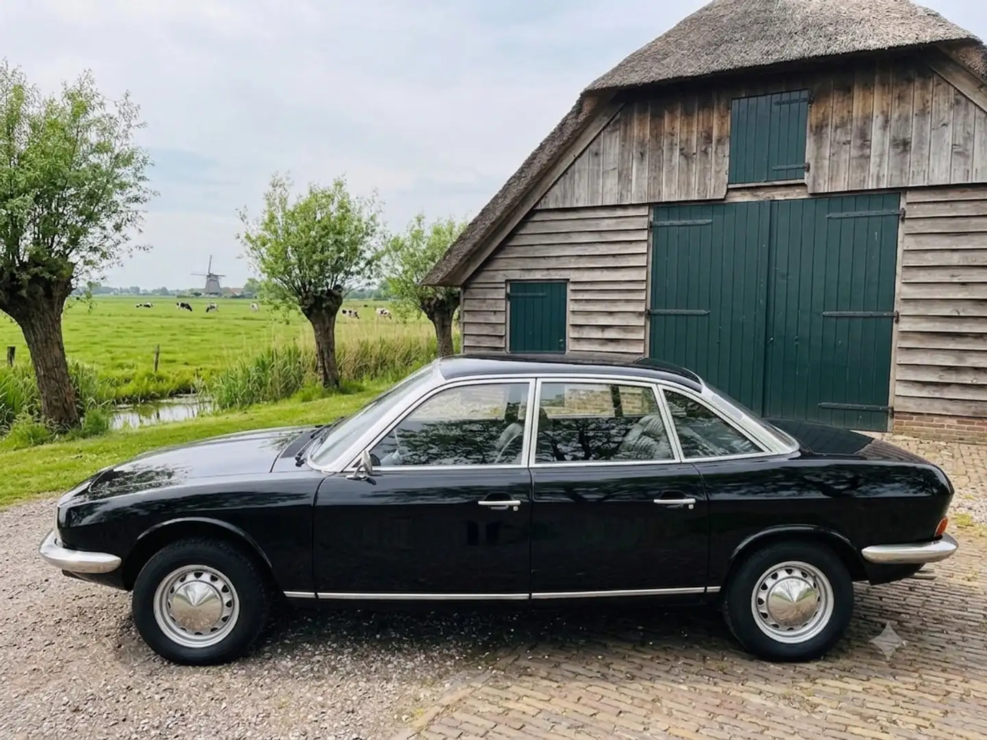 NSU RO80 Wankel motor L Schwarz - 2