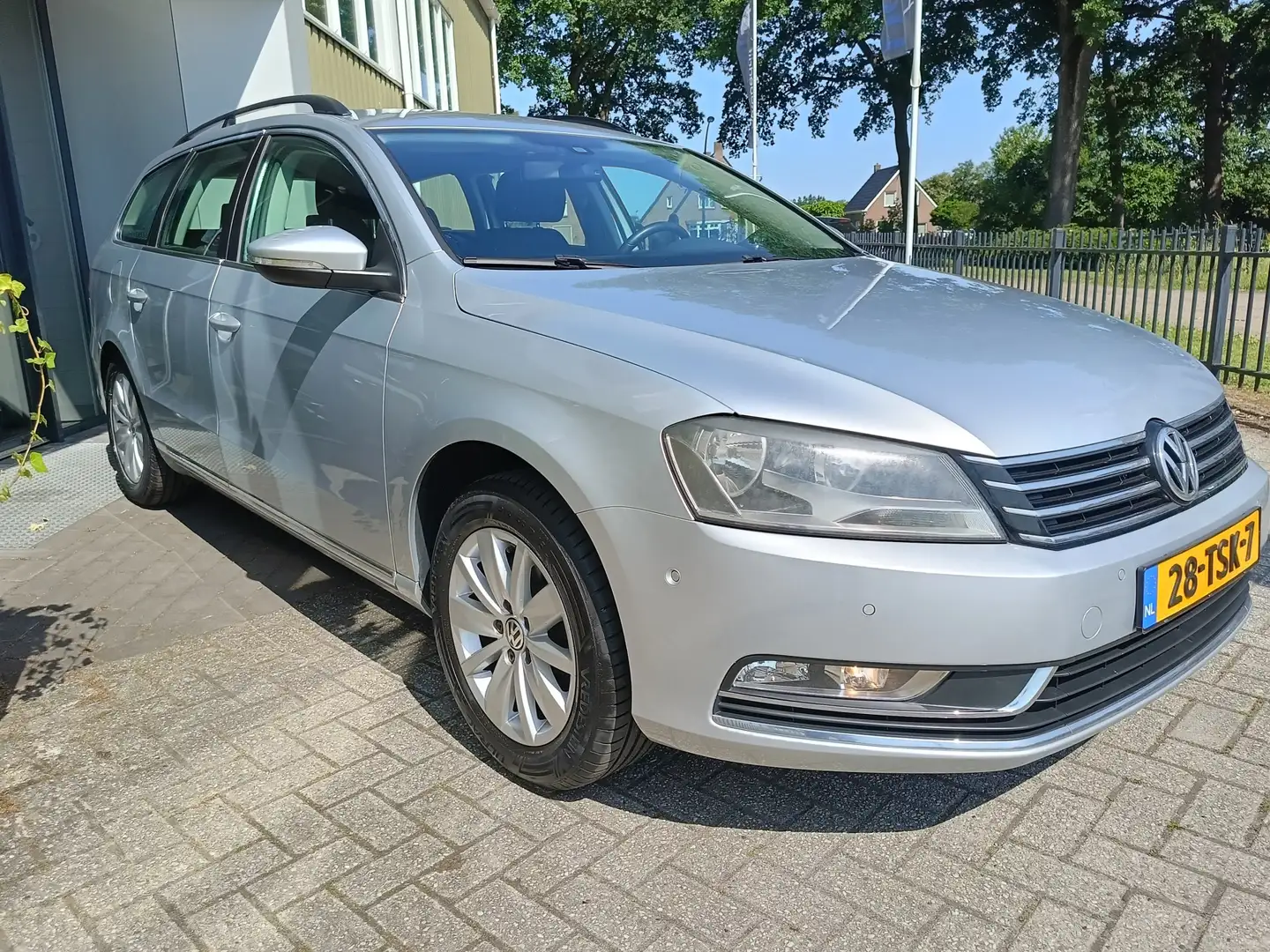 Volkswagen Passat Variant 1.4 TSI Comfort Executive Line BlueMotion | keyles Grijs - 2