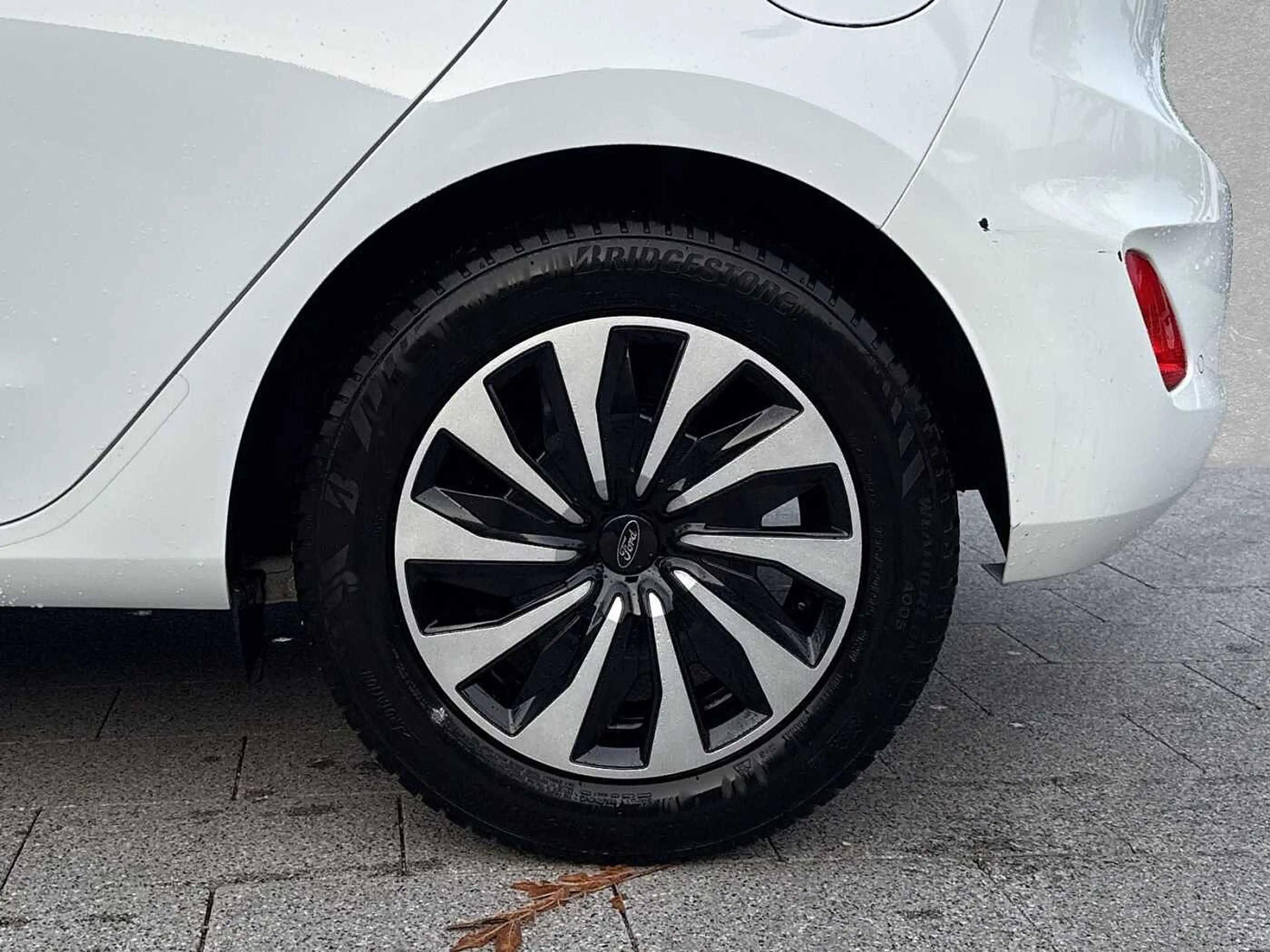 Ford Fiesta 1.0 EcoBoost TITANIUM — photo 9