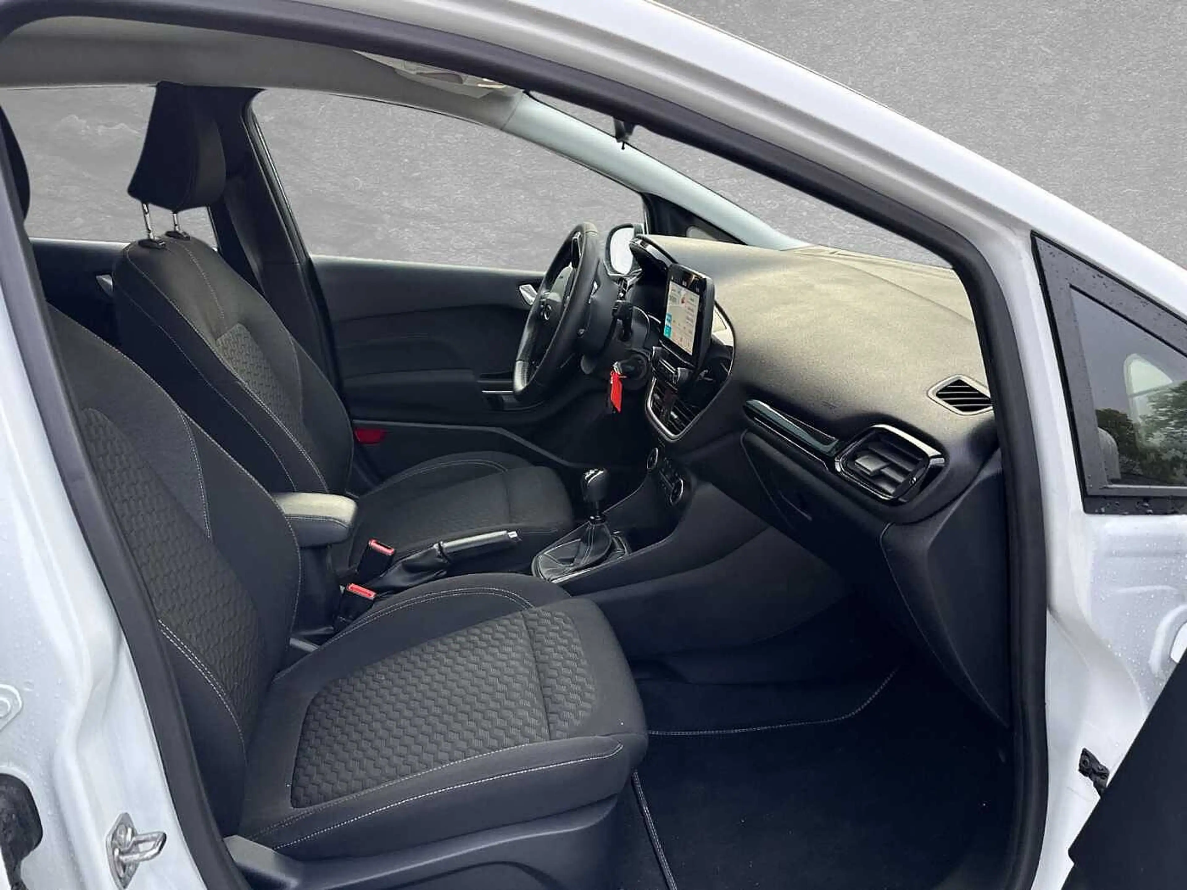 Ford Fiesta 1.0 EcoBoost TITANIUM — photo 3