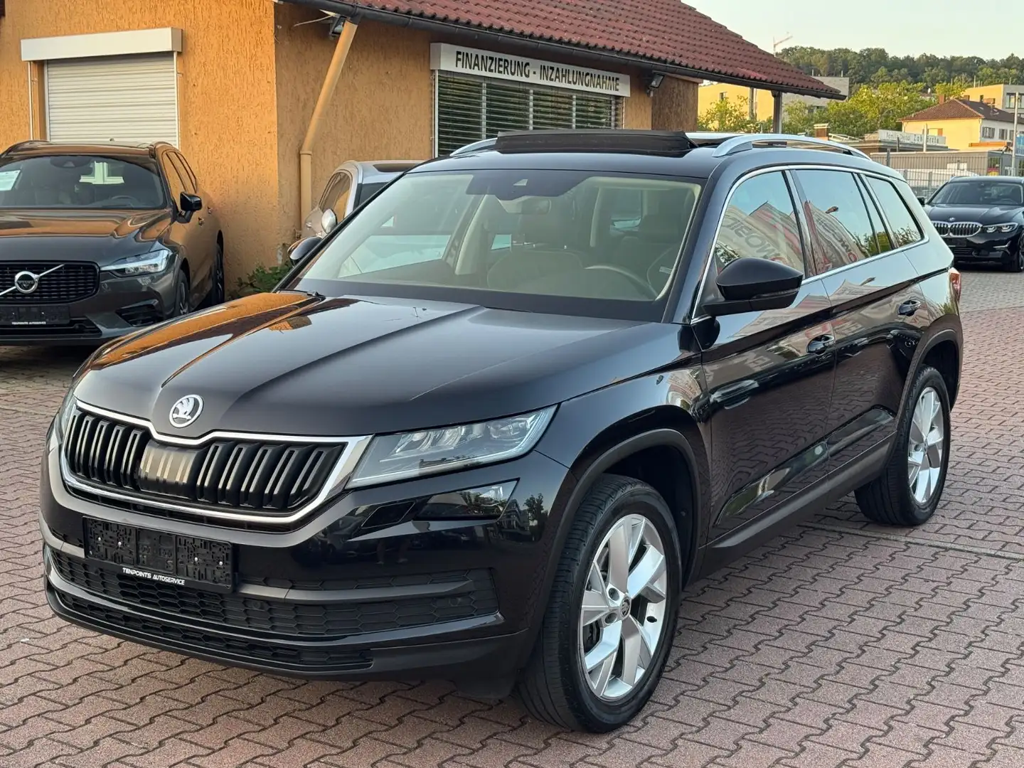 Skoda Kodiaq Style 4x4 AHK+STDHZG+PANO+CAM+LED+ACC+ Noir - 1