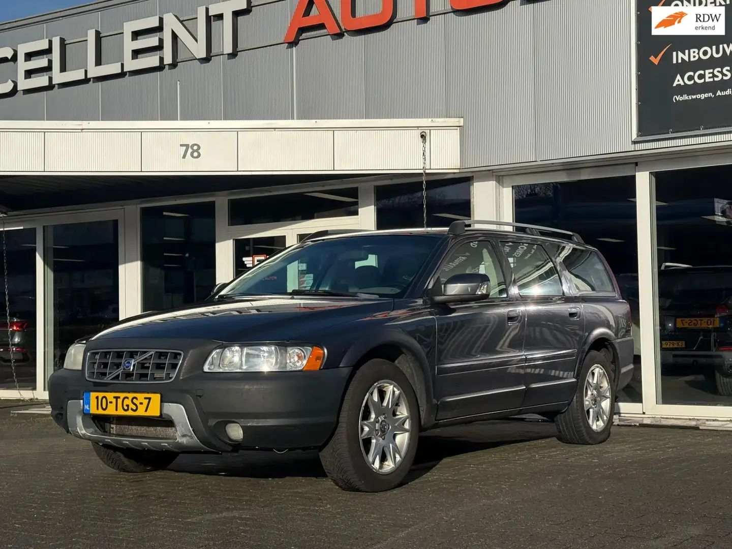 Volvo XC70 2.4 D5 Kinetic Gri - 1