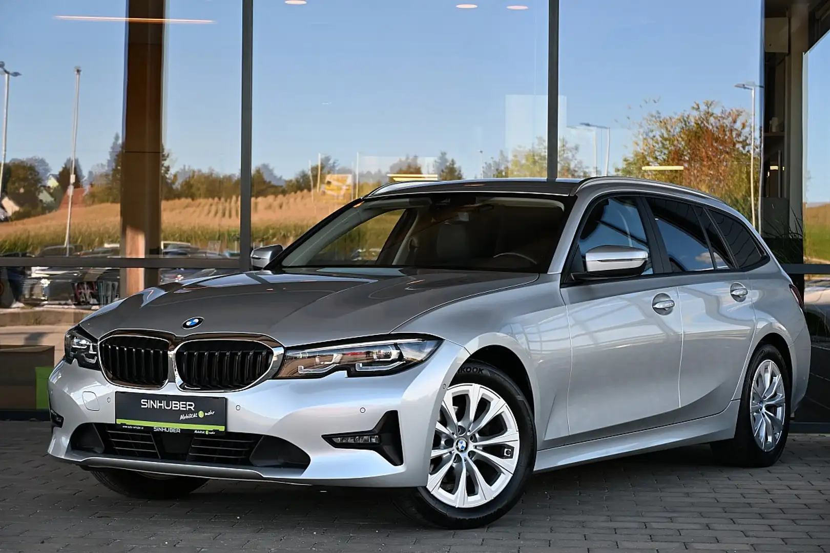 BMW 318 d 48 V Touring Aut., ACC, AHV, Teilleder Argent - 1