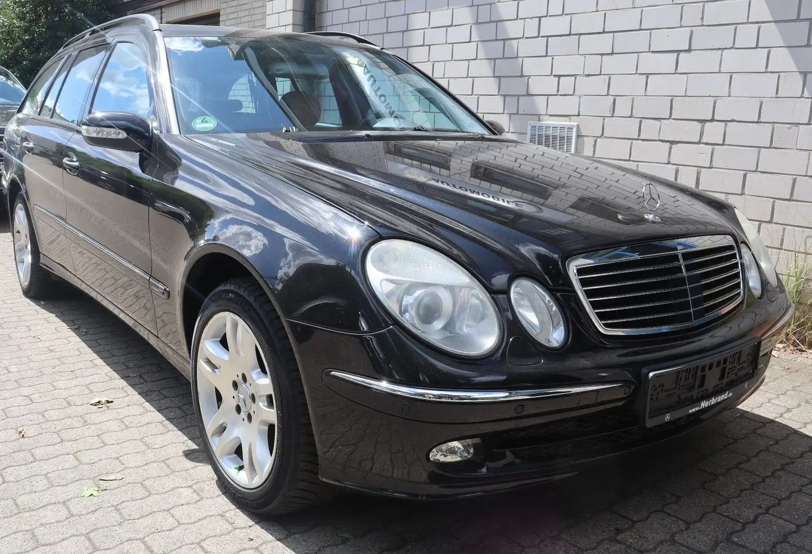Mercedes-Benz E 350 T Vollausstattung 7-Sitzer Black - 1