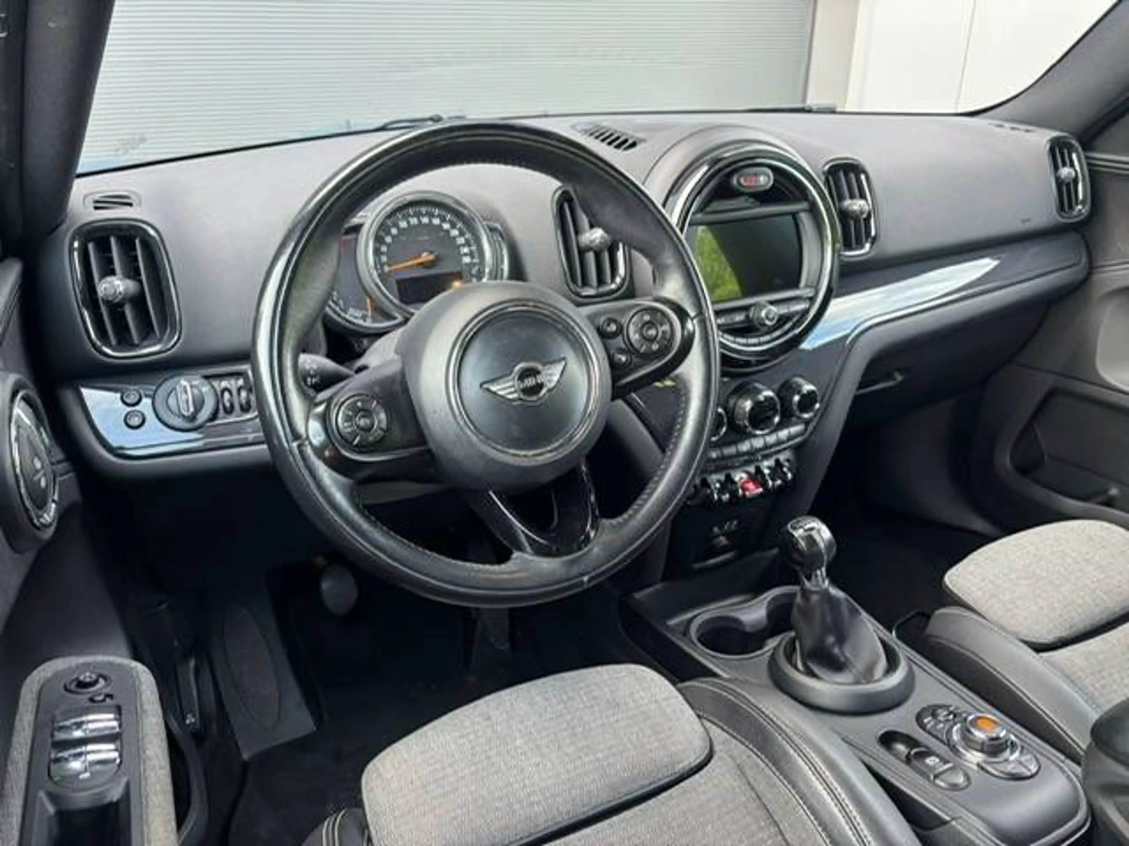 MINI One Countryman Crusie controle/navigatie/automatische airco — photo 10