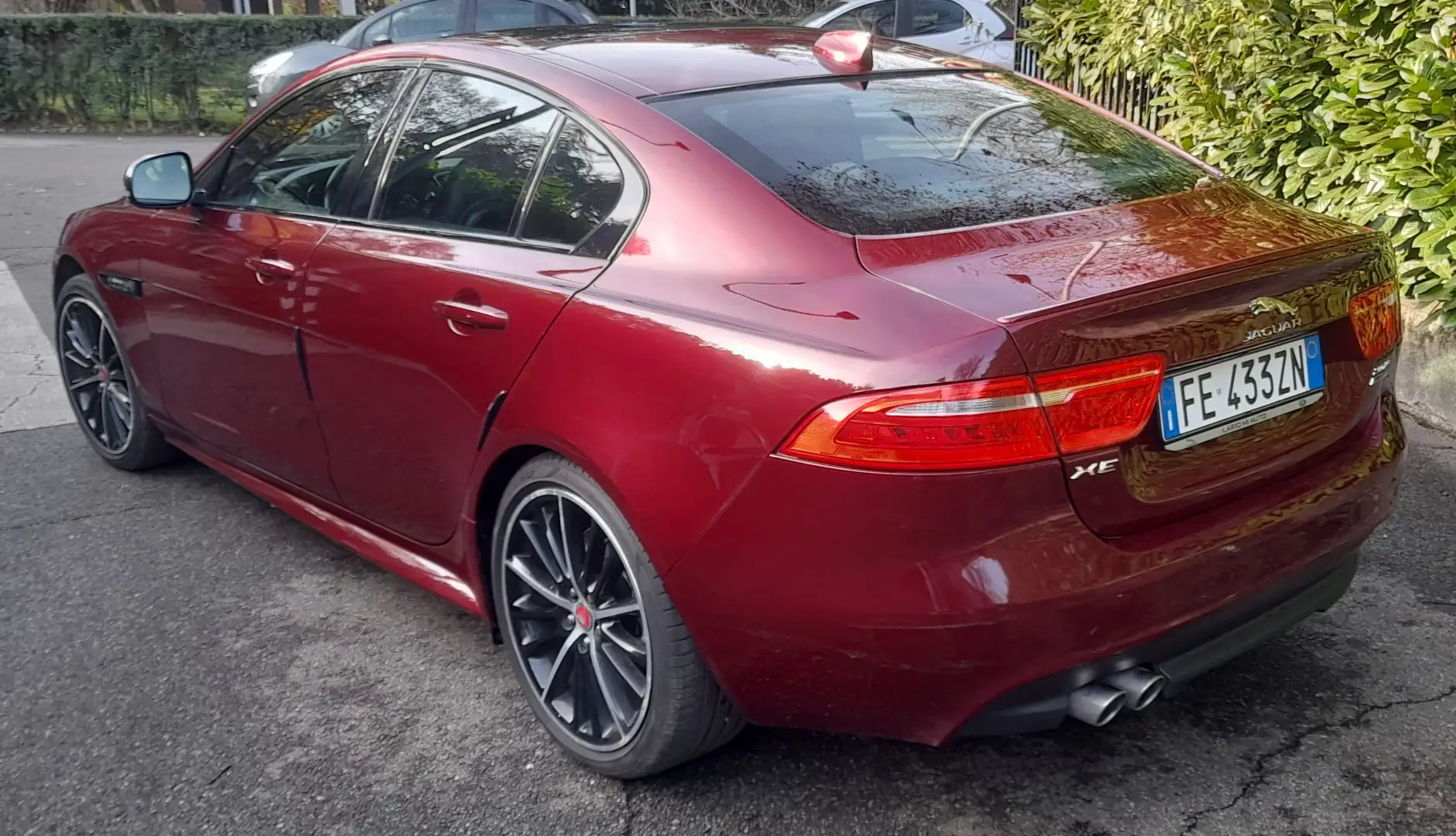 Jaguar XE XE 2.0d R-Sport awd 180cv auto Rosso - 2