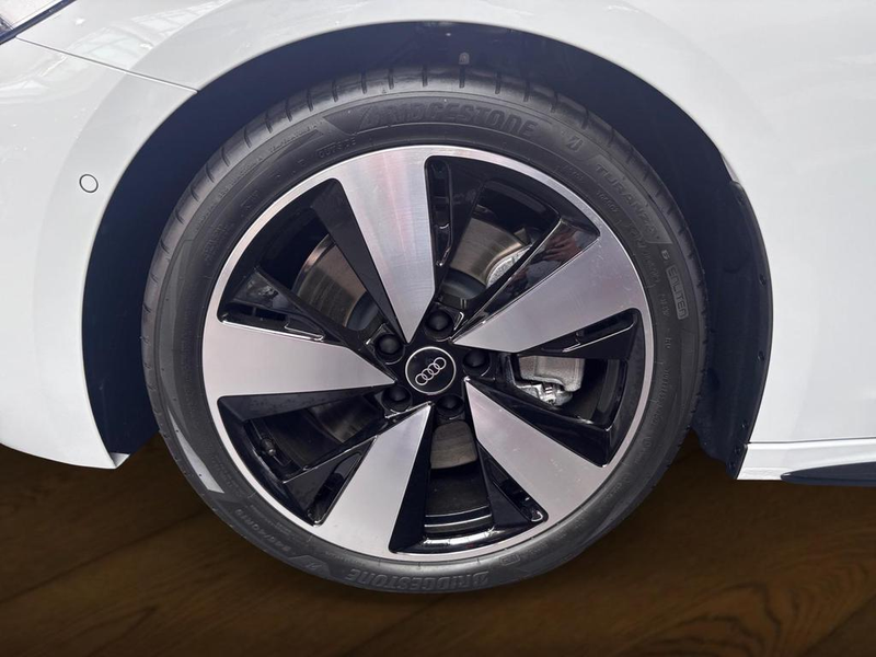Audi A5 Avant e-hybrid (PHEV) Audi A5 Avant Corporate S e-hybrid quattro 220 kW S tronic — photo 14