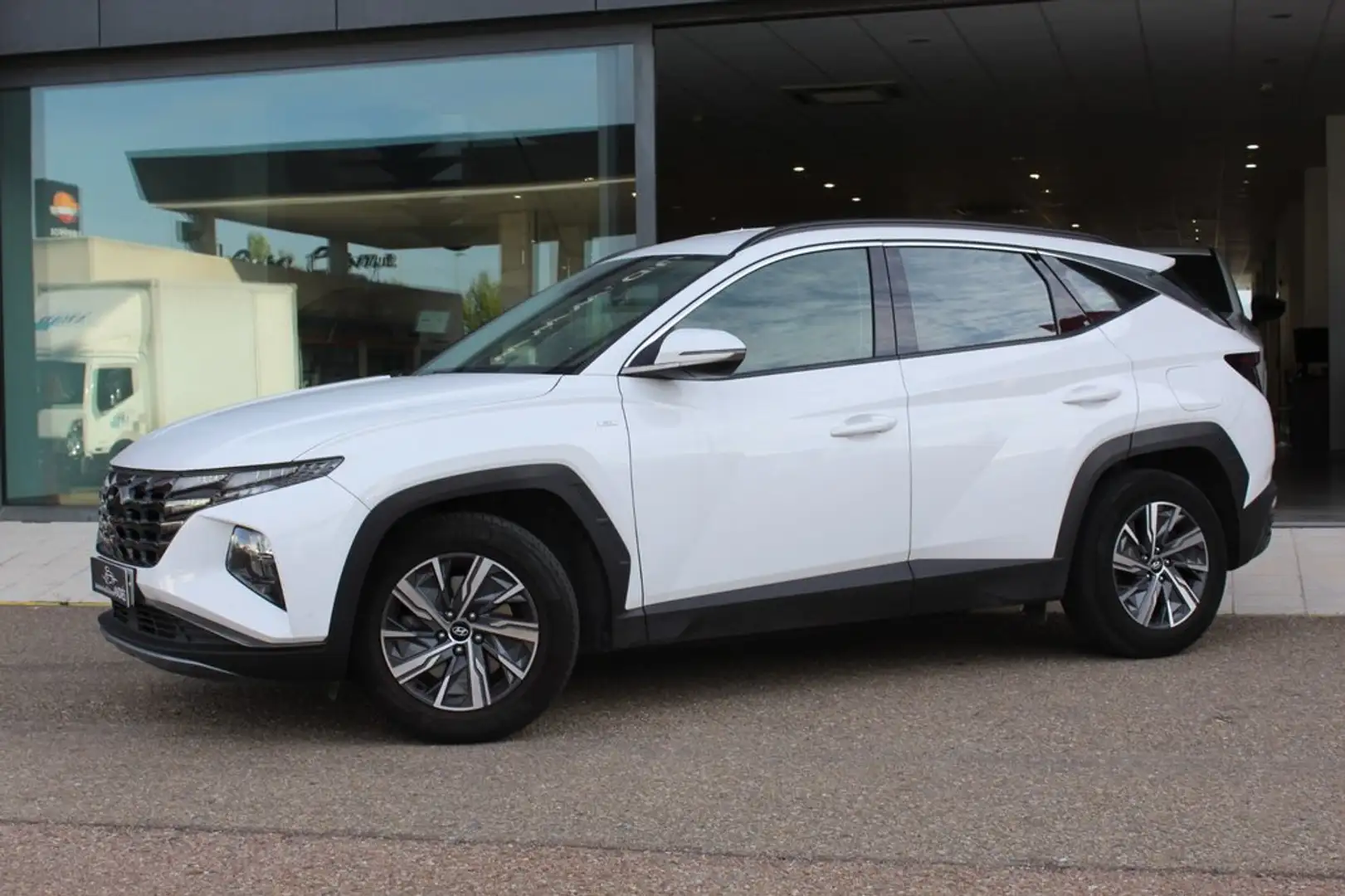 Hyundai TUCSON 1.6 TGDI 110kW (150CV) 48V Maxx Blanco - 2