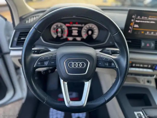 Audi Q5 view 13