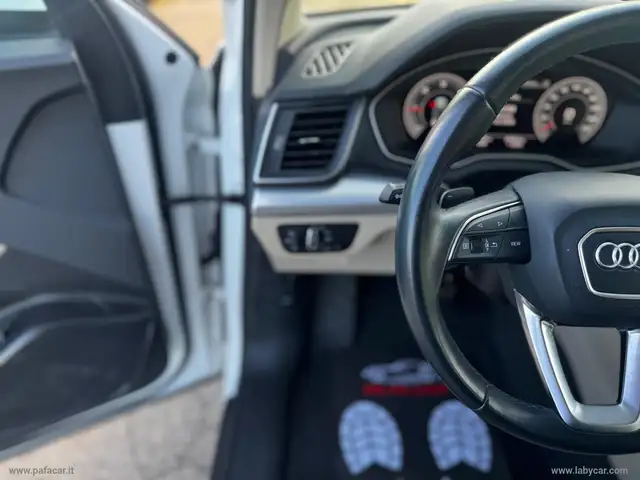 Audi Q5 view 11