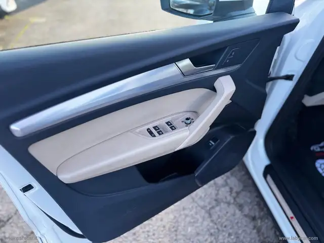 Audi Q5 view 7