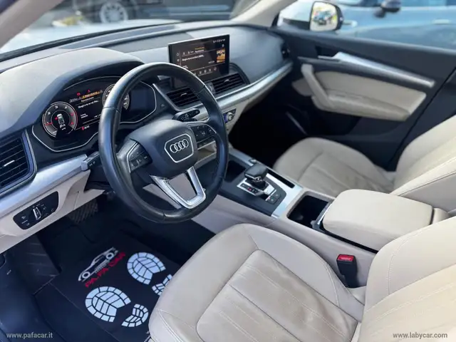 Audi Q5 view 8