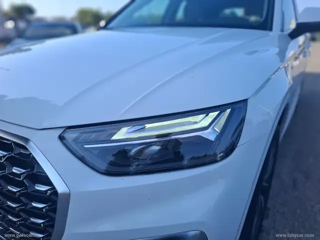 Audi Q5 view 4