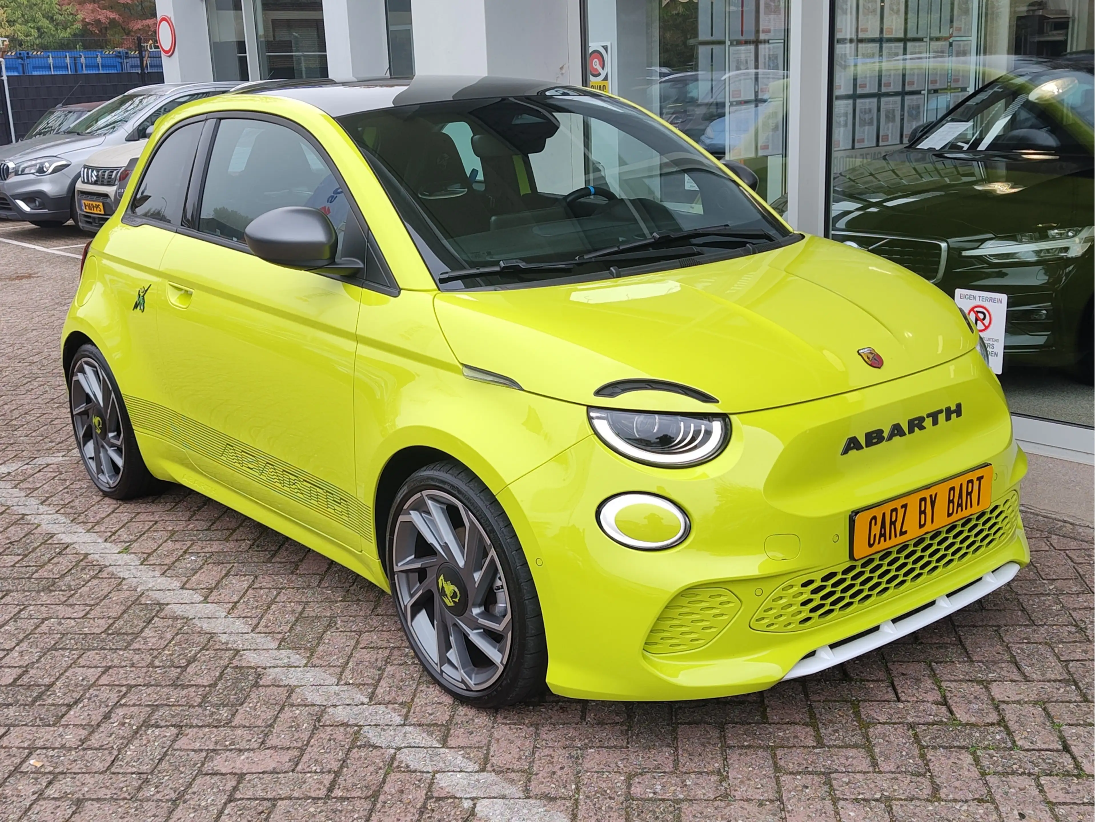 Abarth 500e SCORPIONISSIMA 42 kWh Alcantara sportstuur | Pano — photo 7