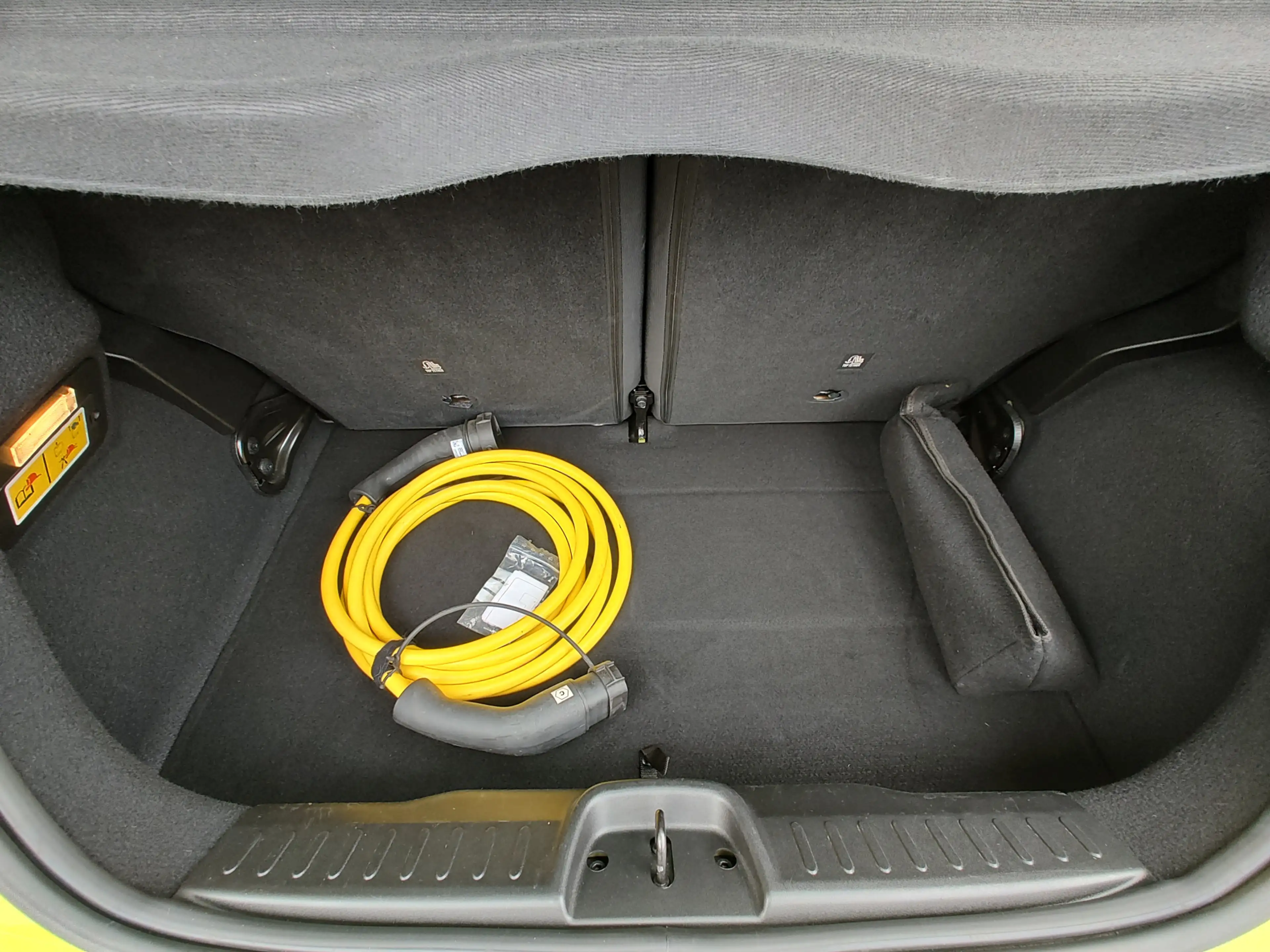 Abarth 500e SCORPIONISSIMA 42 kWh Alcantara sportstuur | Pano — photo 11