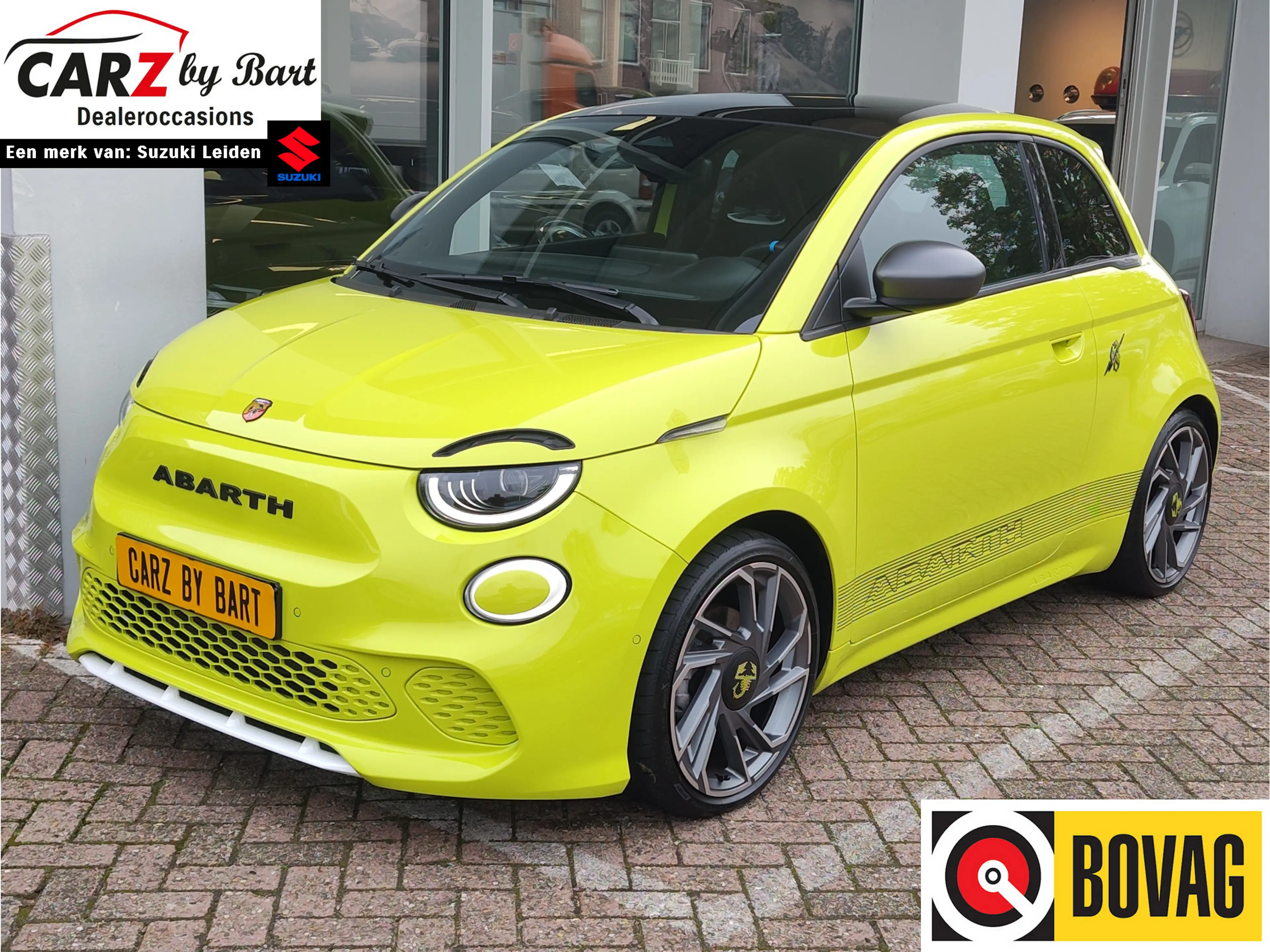 Abarth 500e SCORPIONISSIMA 42 kWh Alcantara sportstuur | Pano