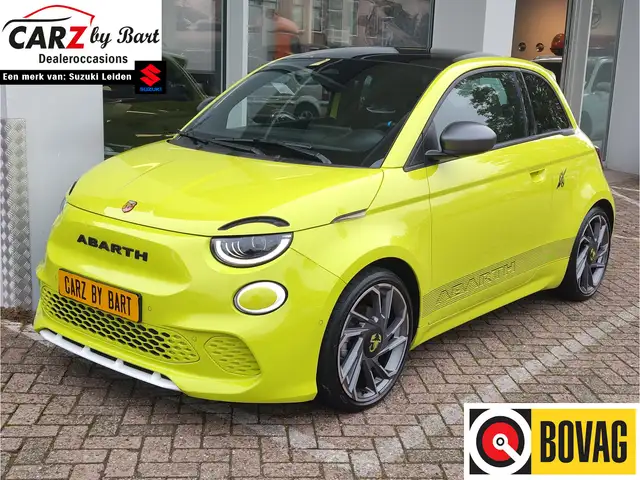 Abarth 500e SCORPIONISSIMA 42 kWh Alcantara sportstuur | Pano