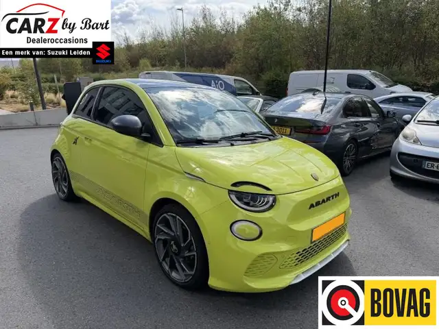 Abarth 500e SCORPIONISSIMA 42 kWh Alcantara sportstuur | Pano