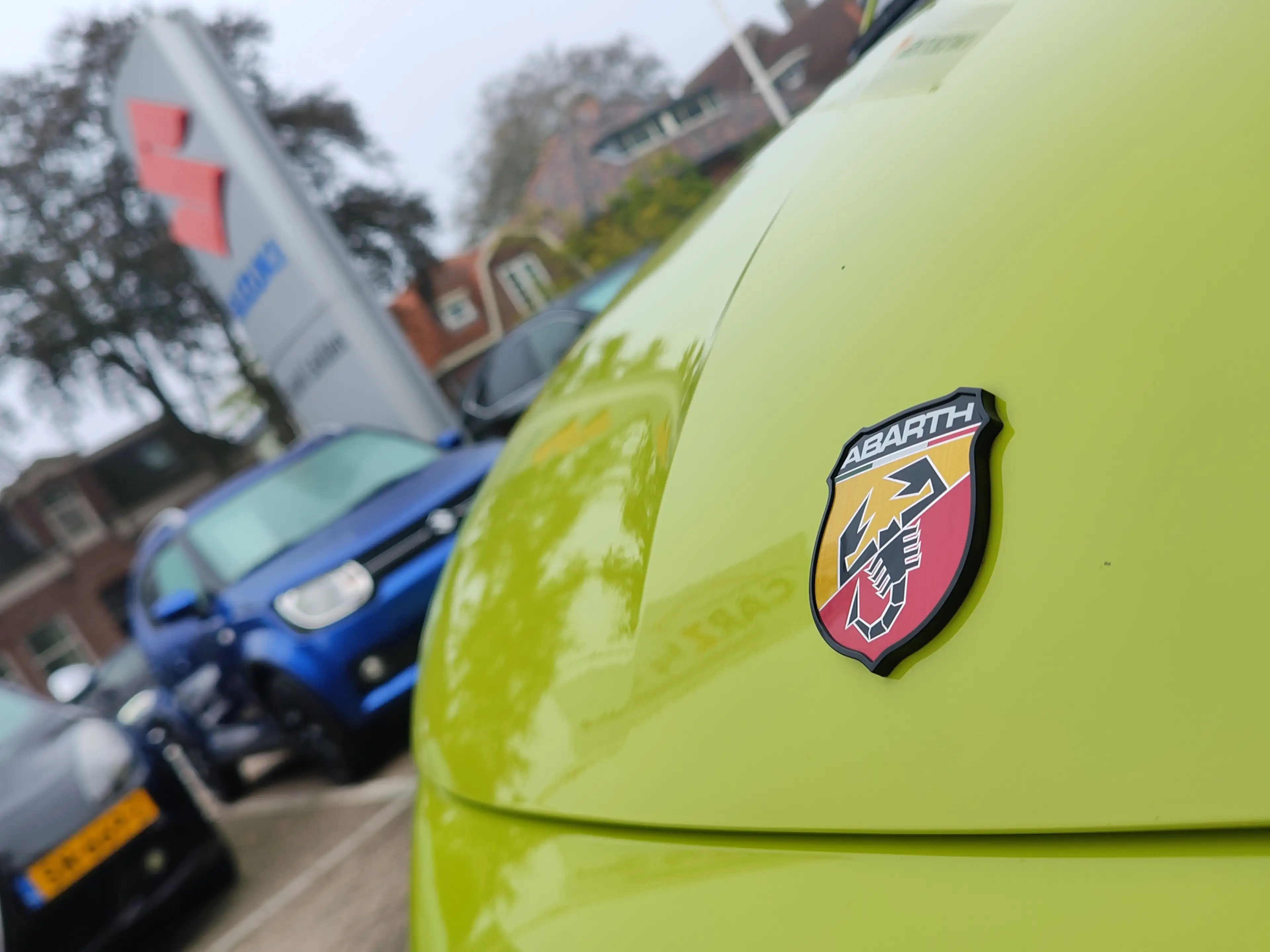 Abarth 500e SCORPIONISSIMA 42 kWh Alcantara sportstuur | Pano — photo 39