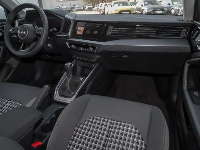 Audi A1 view 5