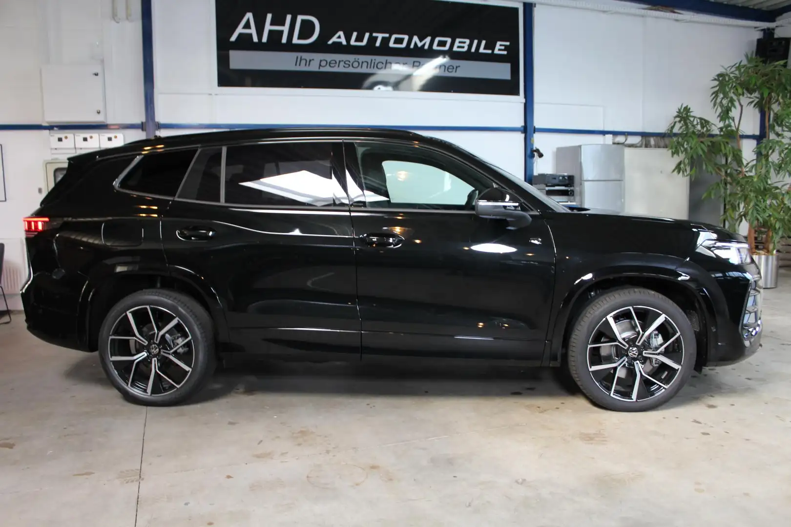 Volkswagen Tayron Tayron R-Line 2.0 TDI 4M 193 PS SOFORT VERFÜGBAR Schwarz - 2