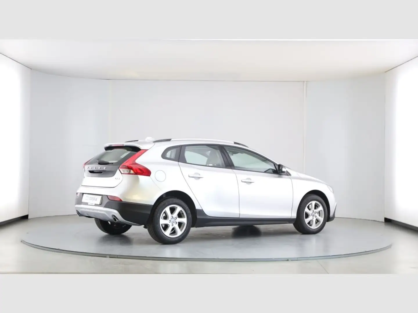 Volvo V40 Cross Country D3 Kinetic Aut. 150 Zilver - 2