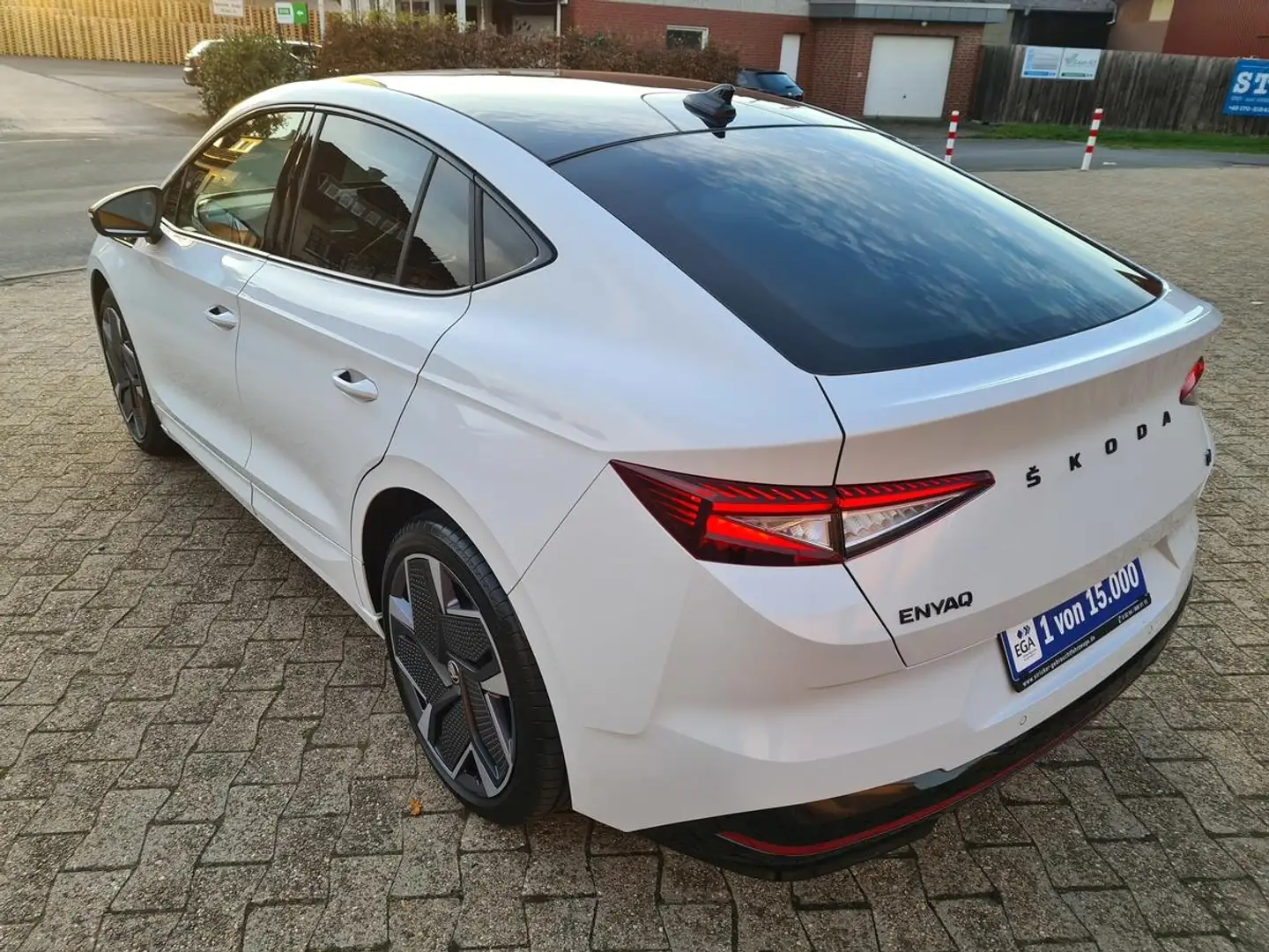 Skoda Enyaq iV Coupé RS Garantie 09.2028 21 Zoll  AHK Weiß - 1