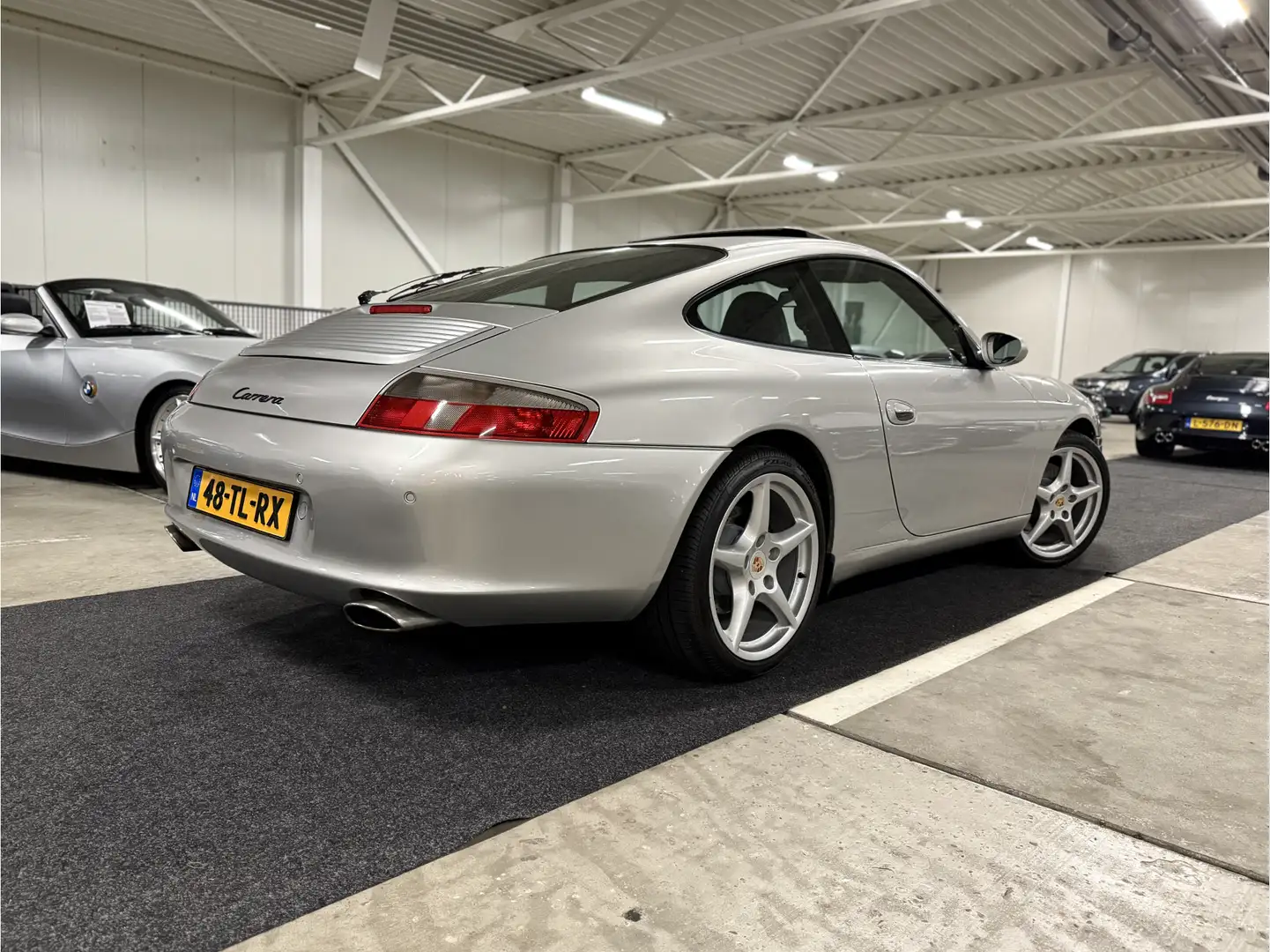 Porsche 996 [996.2] 3.6 Carrera Coupé Aut. l PCCM Plus met Car Zilver - 2
