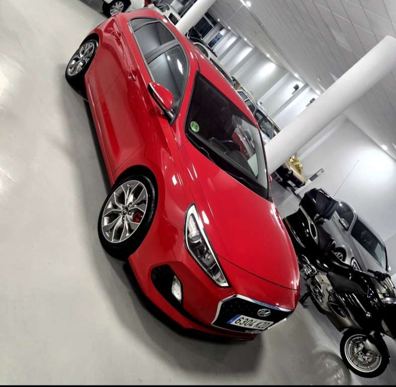 Hyundai i30 1.6CRDi Essence 95 - foto 1