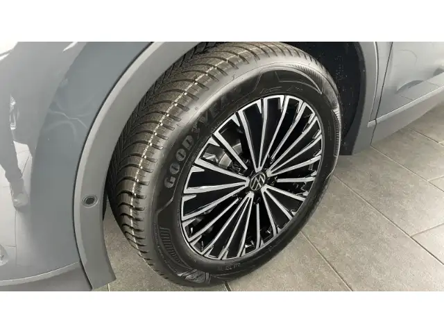 Volkswagen Tiguan view 8