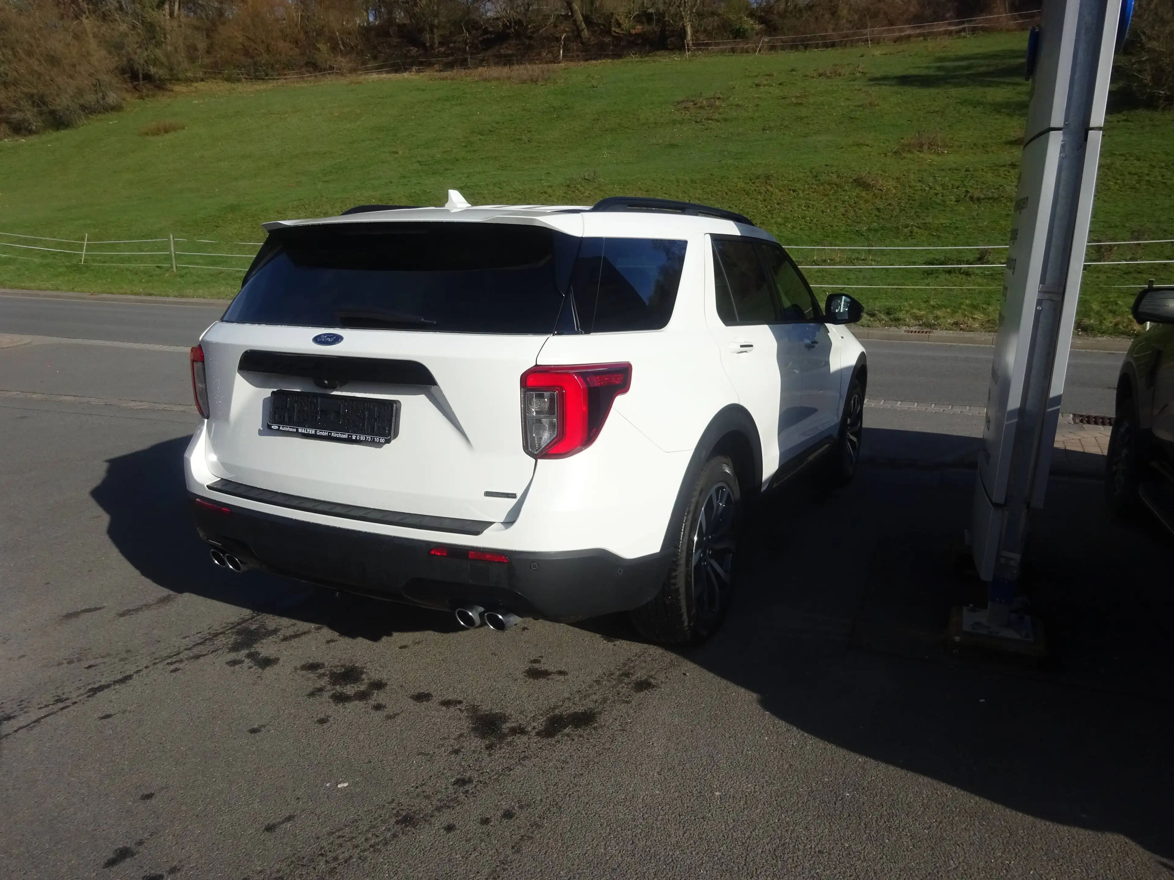 Ford Explorer ST-Line Plug-in-Hybrid 4x4 AHK — photo 7