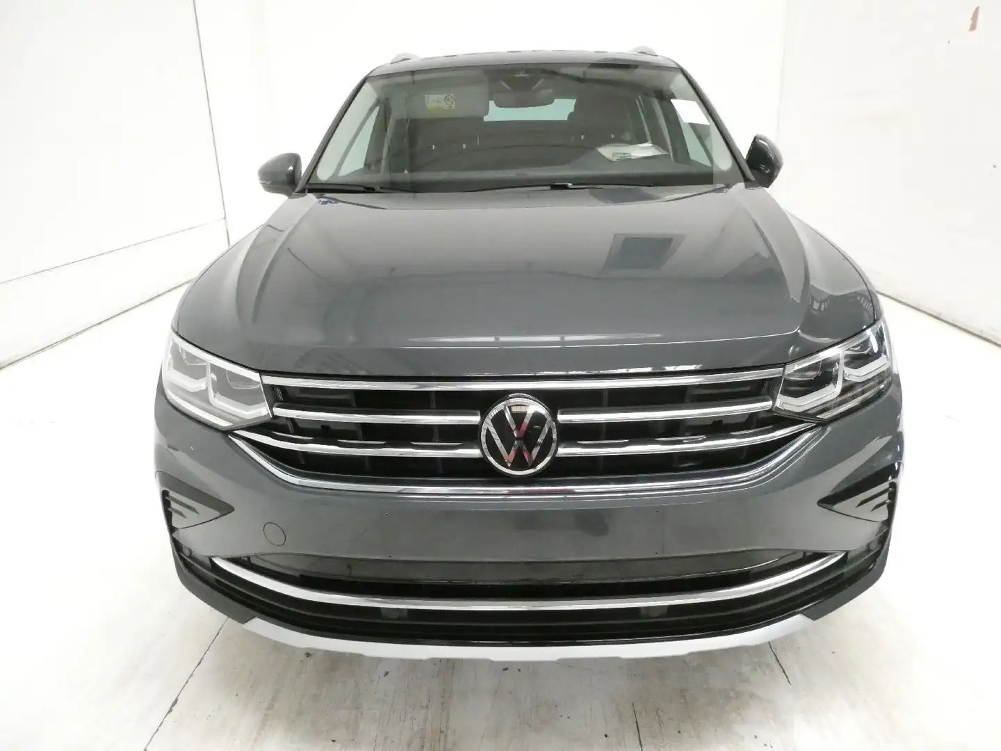 Volkswagen Tiguan Elegance 1.4 Ehybr Grijs - 2
